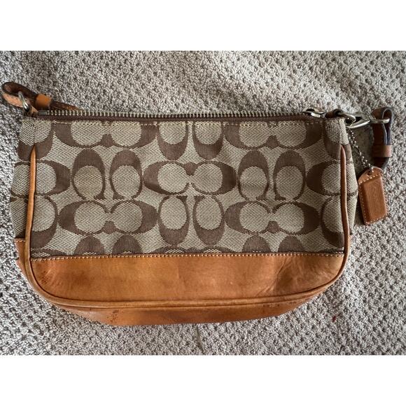 Coach 100% Leather Hampton Demi Logo Handbag ~ Darling - Picture 3 of 5